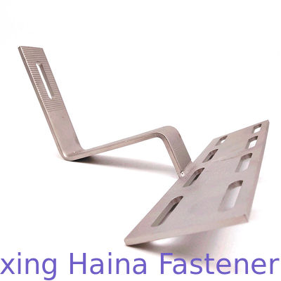 ฉากยึด PV พ่นทราย อุปกรณ์ติดตั้งพลังงานแสงอาทิตย์ ตะขอปูกระเบื้องปรับได้